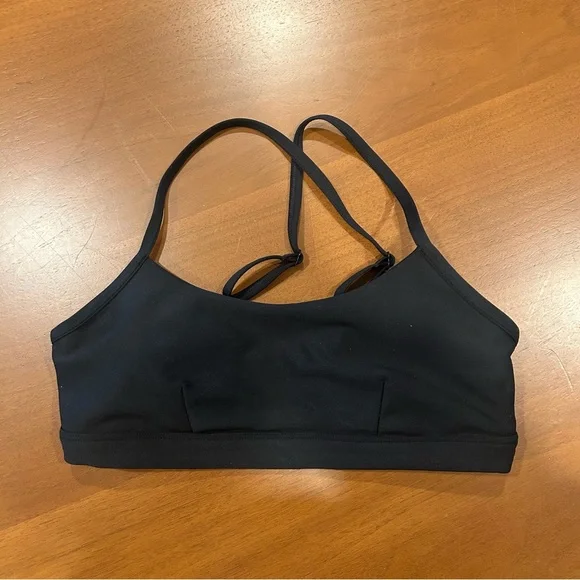 ALO Yoga Airlift Intrigue Sports Bra in Black - Picture 3 of 10